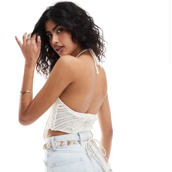 Bershka crochet halterneck top in crème - Picture 3 of 4